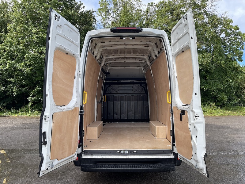 Iveco Daily 2.3D HPI 14V 35S 3520 MWB H2 Euro 6 (s/s) 5dr - U924