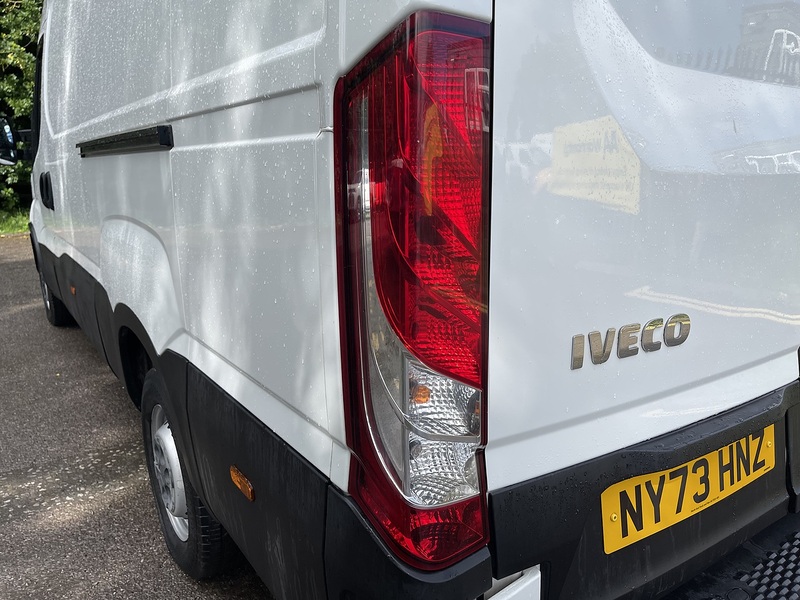 Iveco Daily 2.3D HPI 14V 35S 3520 MWB H2 Euro 6 (s/s) 5dr - U924