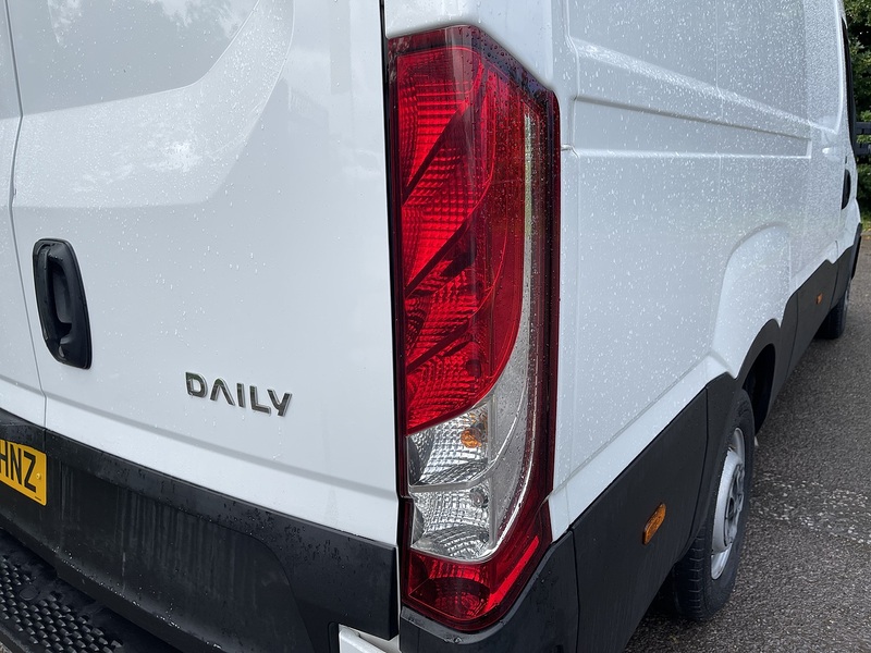 Iveco Daily 2.3D HPI 14V 35S 3520 MWB H2 Euro 6 (s/s) 5dr - U924