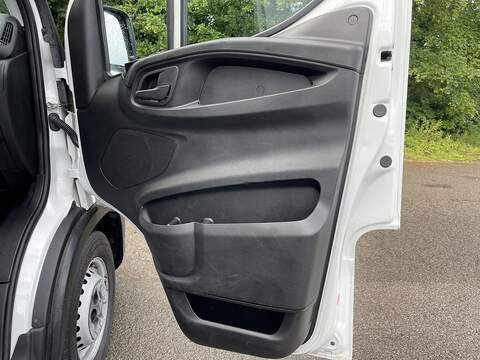 Iveco Daily 2.3D HPI 14V 35S 3520 MWB H2 Euro 6 (s/s) 5dr - U924