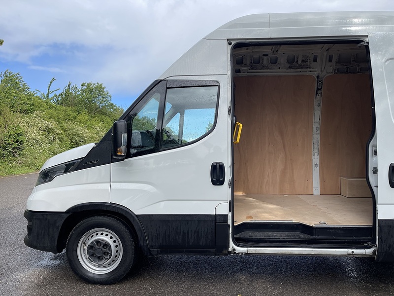 Iveco Daily 2.3D HPI 14V 35S 3520 MWB H2 Euro 6 (s/s) 5dr - U924