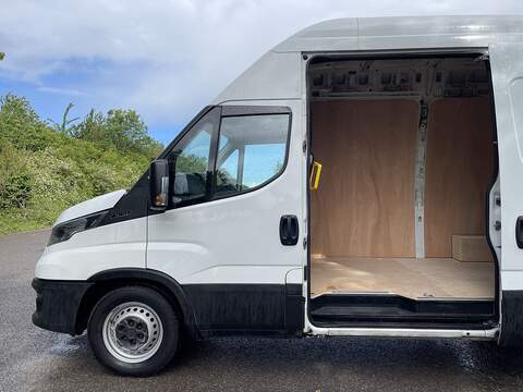 Iveco Daily 2.3D HPI 14V 35S 3520 MWB H2 Euro 6 (s/s) 5dr - U924