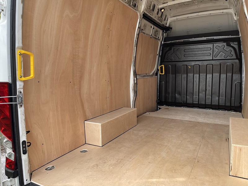 Iveco Daily 2.3D HPI 14V 35S 3520 MWB H2 Euro 6 (s/s) 5dr - U924
