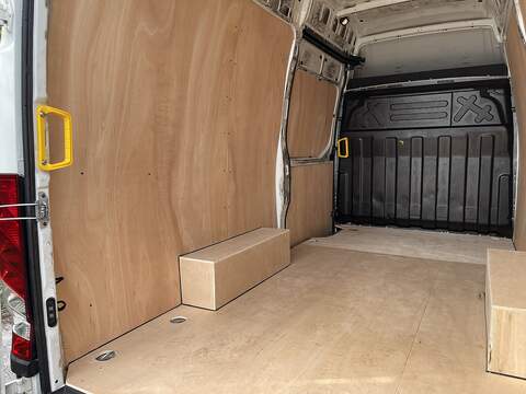 Iveco Daily 2.3D HPI 14V 35S 3520 MWB H2 Euro 6 (s/s) 5dr - U924