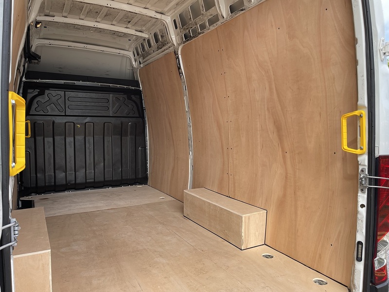Iveco Daily 2.3D HPI 14V 35S 3520 MWB H2 Euro 6 (s/s) 5dr - U924
