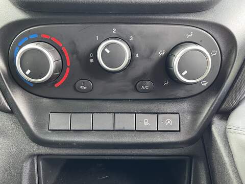 Iveco Daily 2.3D HPI 14V 35S 3520 MWB H2 Euro 6 (s/s) 5dr - U924