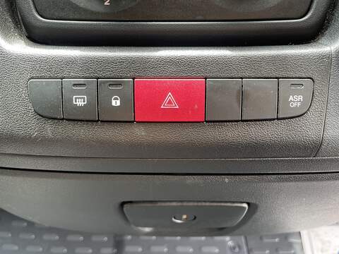 Peugeot Boxer 2.2 BlueHDi 335 Professional L3 H2 Euro 6 (s/s) 5dr - U925