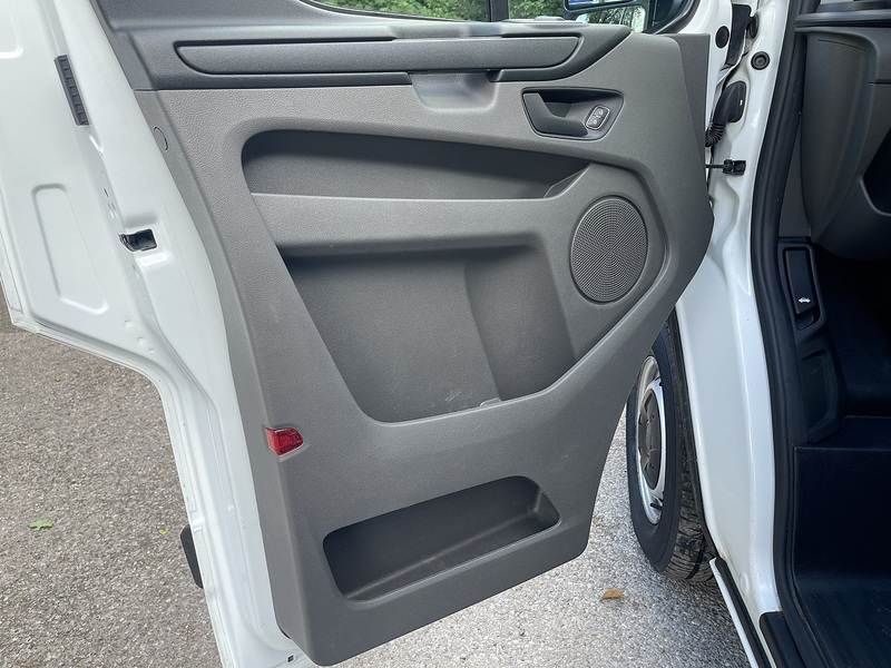Ford Transit Custom 2.0 300 EcoBlue Leader L2 H1 Euro 6 (s/s) 5dr - U926