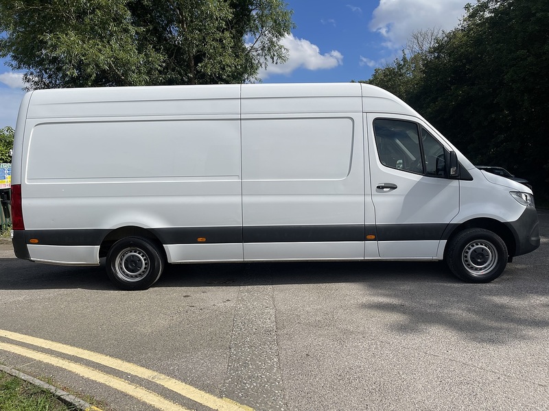 Mercedes-Benz Sprinter Sprinter Progressive Panel Van 1 Manual Diesel - U927