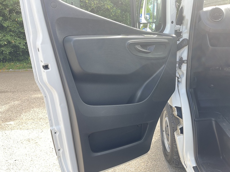 Mercedes-Benz Sprinter Sprinter Progressive Panel Van 1 Manual Diesel - U927