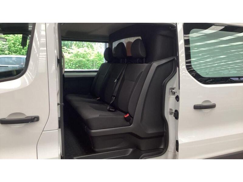 Renault Trafic 2.0 dCi Blue LL30 Business+ Crew Van L2 H1 Euro 6 (s/s) 6dr - U934