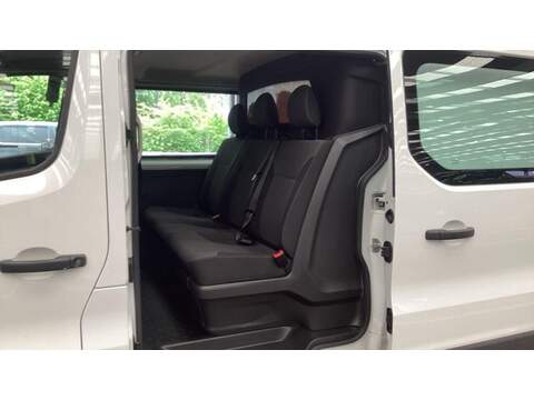 Renault Trafic 2.0 dCi Blue LL30 Business+ Crew Van L2 H1 Euro 6 (s/s) 6dr - U934