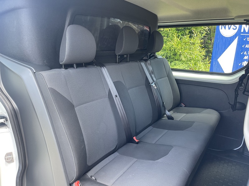 Renault Trafic 2.0 dCi Blue LL30 Business+ Crew Van L2 H1 Euro 6 (s/s) 6dr - U934