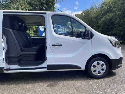 Renault Trafic 2.0 dCi Blue LL30 Business+ Crew Van L2 H1 Euro 6 (s/s) 6dr - U934