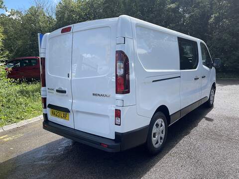 Renault Trafic 2.0 dCi Blue LL30 Business+ Crew Van L2 H1 Euro 6 (s/s) 6dr - U934