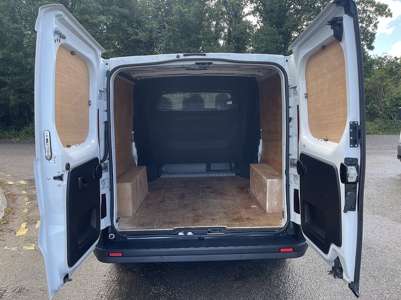 Renault Trafic 2.0 dCi Blue LL30 Business+ Crew Van L2 H1 Euro 6 (s/s) 6dr - U934