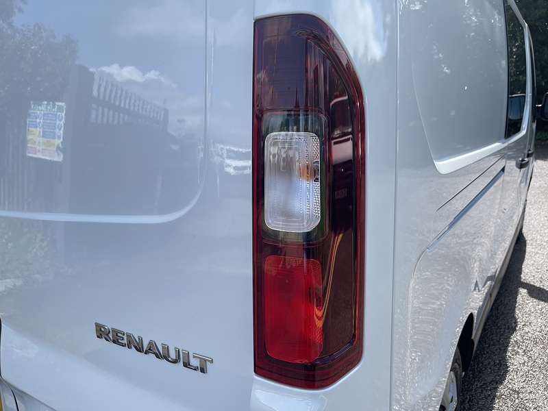 Renault Trafic 2.0 dCi Blue LL30 Business+ Crew Van L2 H1 Euro 6 (s/s) 6dr - U934