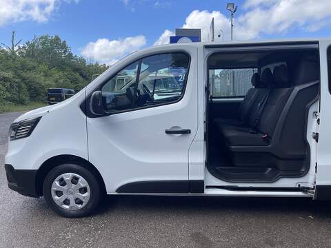 Renault Trafic 2.0 dCi Blue LL30 Business+ Crew Van L2 H1 Euro 6 (s/s) 6dr - U934