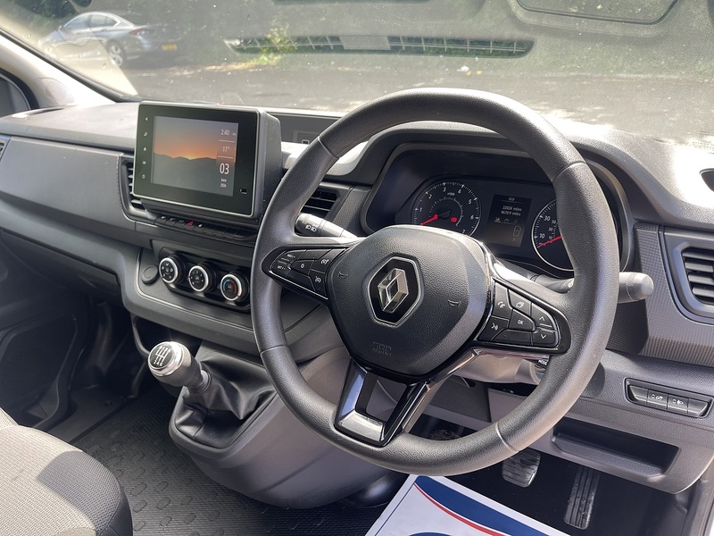 Renault Trafic 2.0 dCi Blue LL30 Business+ Crew Van L2 H1 Euro 6 (s/s) 6dr - U934