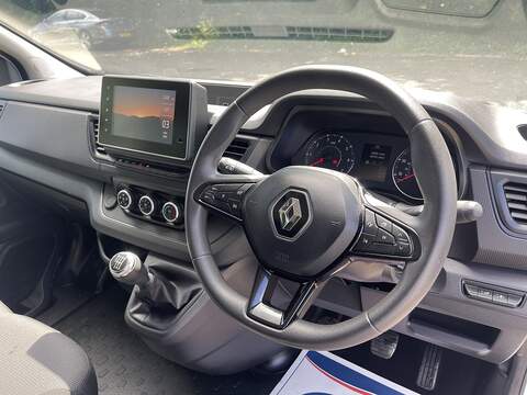 Renault Trafic 2.0 dCi Blue LL30 Business+ Crew Van L2 H1 Euro 6 (s/s) 6dr - U934