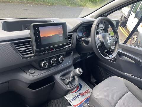 Renault Trafic 2.0 dCi Blue LL30 Business+ Crew Van L2 H1 Euro 6 (s/s) 6dr - U934