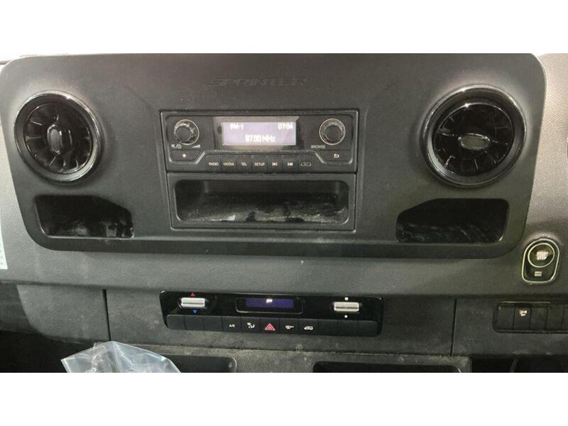 Mercedes-Benz eSprinter 55kWh Progressive Auto FWD L2 H2 5dr 20kW Charger - U937