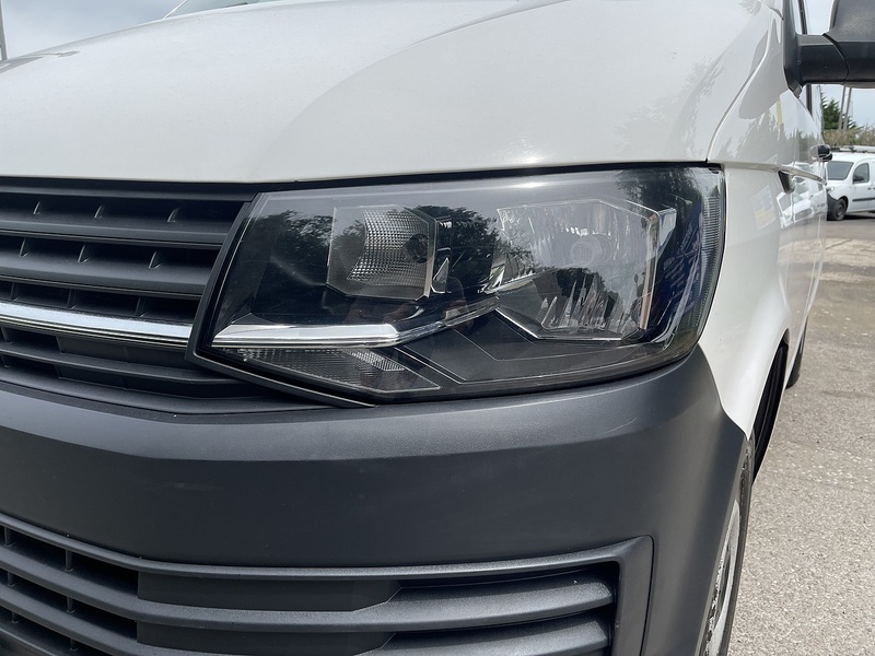 Volkswagen Transporter Transporter Startline Combi Van 1 Manual Diesel - U941