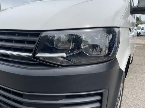 Volkswagen Transporter Transporter Startline Combi Van 1 Manual Diesel - U941