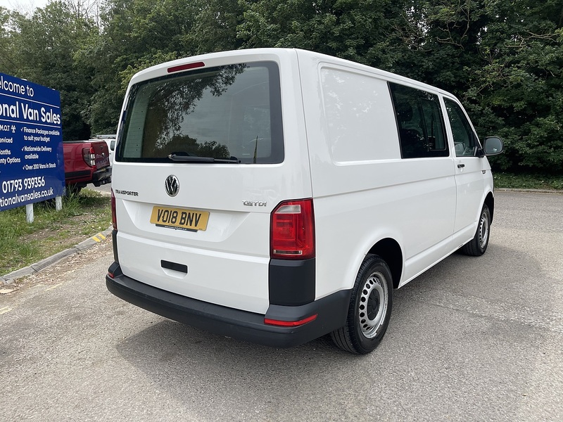 Volkswagen Transporter Transporter Startline Combi Van 1 Manual Diesel - U941
