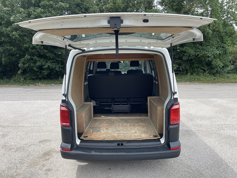 Volkswagen Transporter Transporter Startline Combi Van 1 Manual Diesel - U941