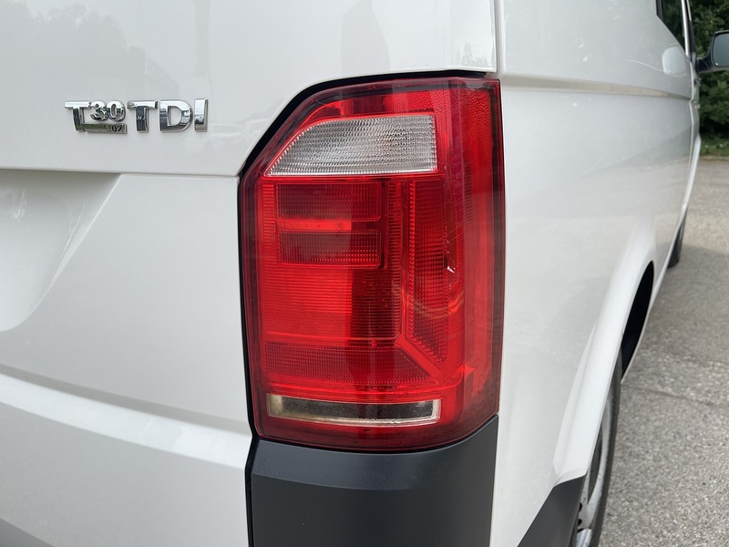 Volkswagen Transporter Transporter Startline Combi Van 1 Manual Diesel - U941