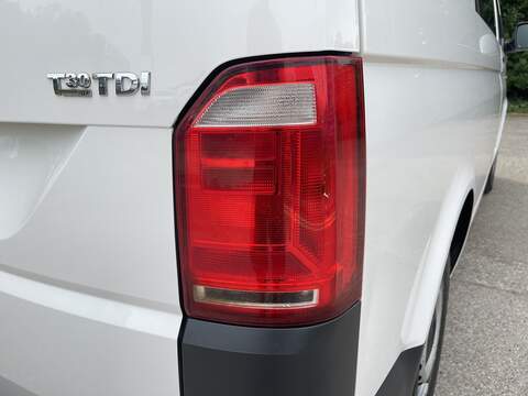 Volkswagen Transporter Transporter Startline Combi Van 1 Manual Diesel - U941