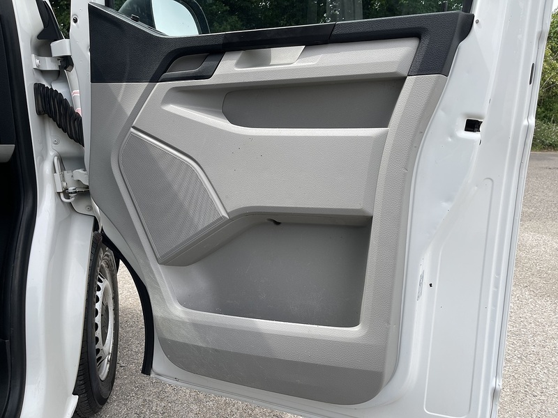 Volkswagen Transporter Transporter Startline Combi Van 1 Manual Diesel - U941