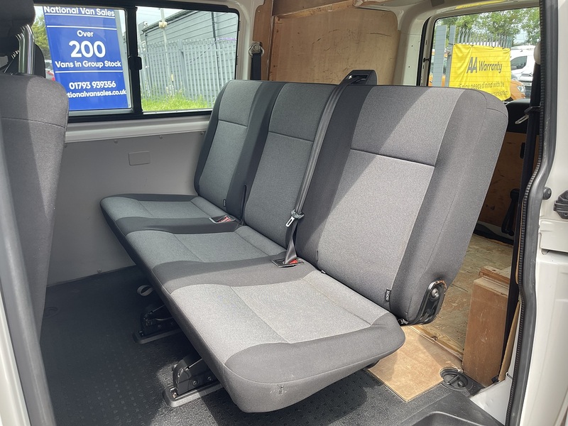 Volkswagen Transporter Transporter Startline Combi Van 1 Manual Diesel - U941