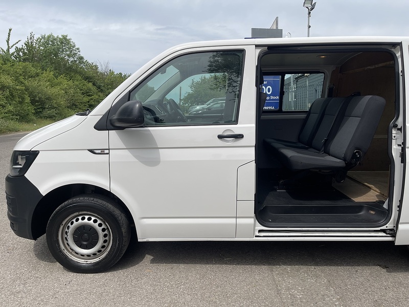 Volkswagen Transporter Transporter Startline Combi Van 1 Manual Diesel - U941