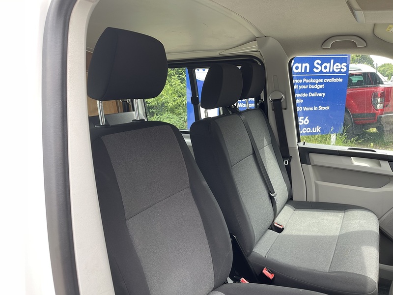 Volkswagen Transporter Transporter Startline Combi Van 1 Manual Diesel - U941