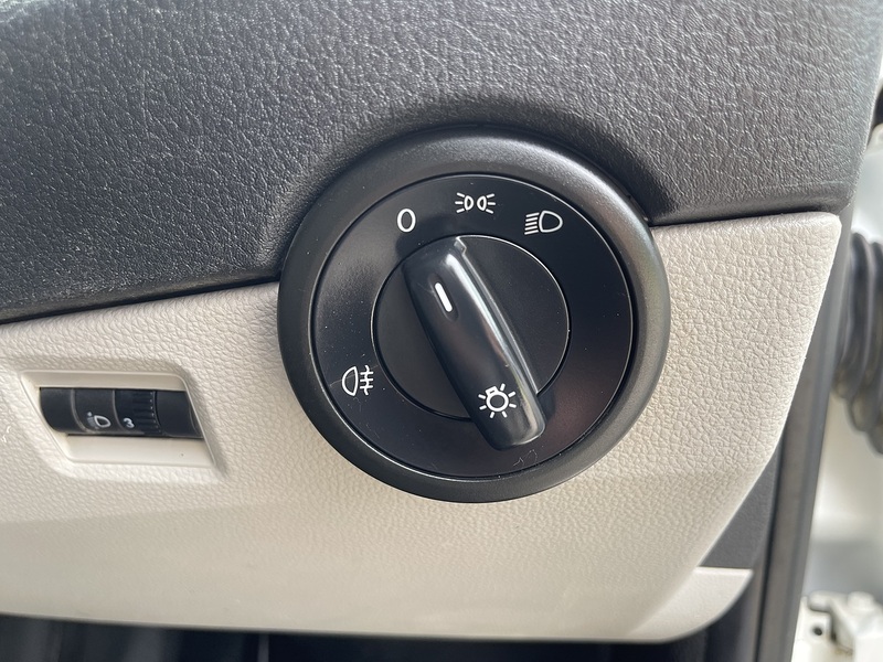 Volkswagen Transporter Transporter Startline Combi Van 1 Manual Diesel - U941