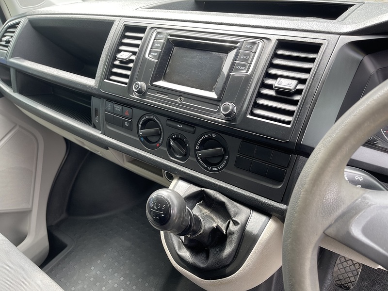 Volkswagen Transporter Transporter Startline Combi Van 1 Manual Diesel - U941