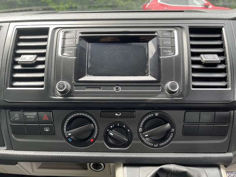 Volkswagen Transporter Transporter Startline Combi Van 1 Manual Diesel - U941