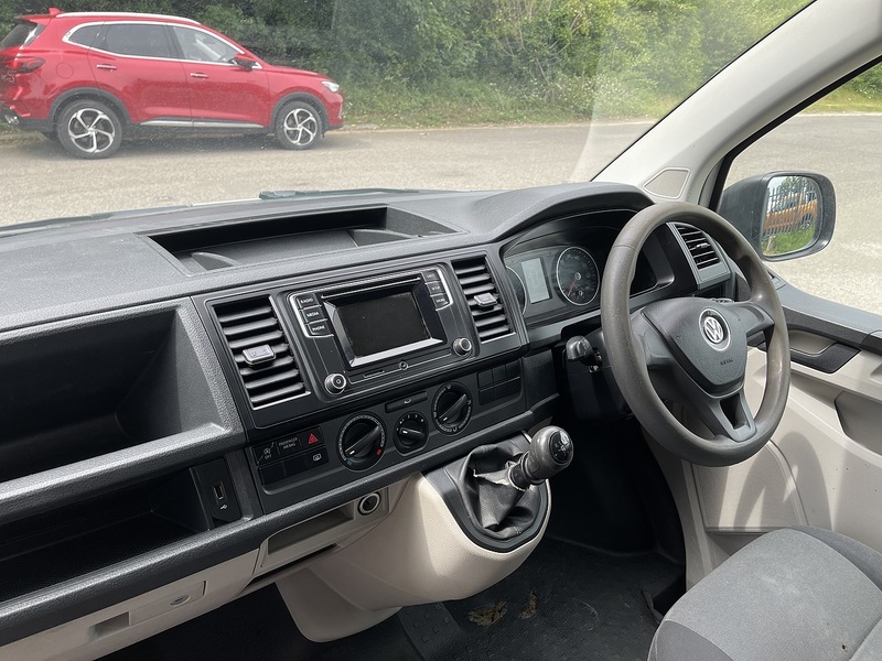 Volkswagen Transporter Transporter Startline Combi Van 1 Manual Diesel - U941