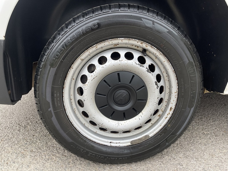 Volkswagen Transporter Transporter Startline Combi Van 1 Manual Diesel - U941