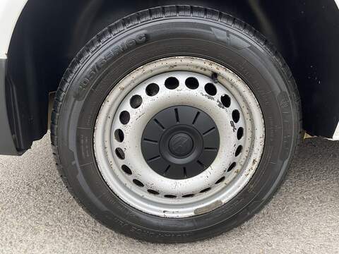 Volkswagen Transporter Transporter Startline Combi Van 1 Manual Diesel - U941
