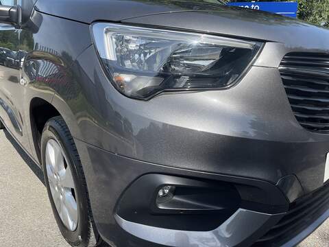 Vauxhall Combo Life 1.2 Turbo SE Auto Euro 6 (s/s) 5dr - U944