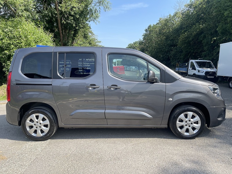 Vauxhall Combo Life 1.2 Turbo SE Auto Euro 6 (s/s) 5dr - U944