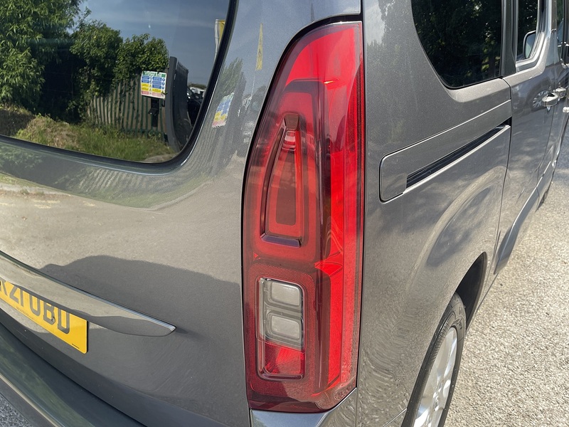 Vauxhall Combo Life 1.2 Turbo SE Auto Euro 6 (s/s) 5dr - U944