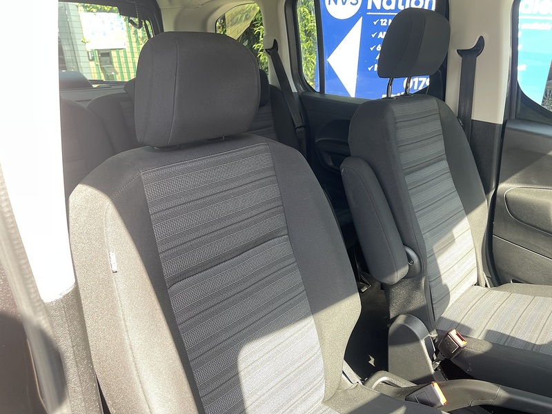 Vauxhall Combo Life 1.2 Turbo SE Auto Euro 6 (s/s) 5dr - U944