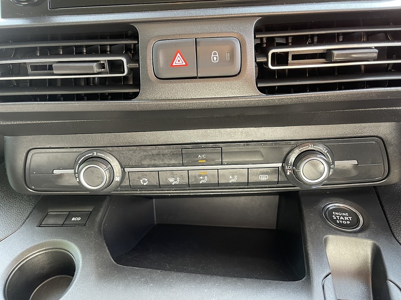 Vauxhall Combo Life 1.2 Turbo SE Auto Euro 6 (s/s) 5dr - U944