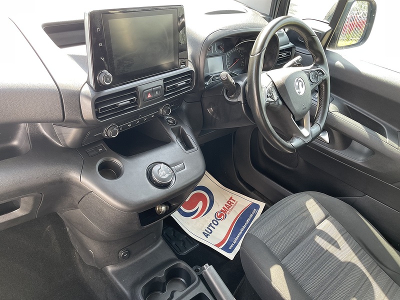 Vauxhall Combo Life 1.2 Turbo SE Auto Euro 6 (s/s) 5dr - U944