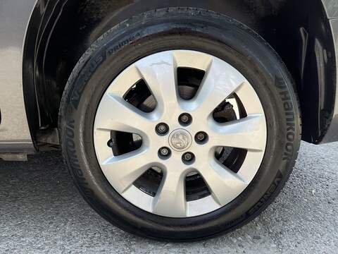 Vauxhall Combo Life 1.2 Turbo SE Auto Euro 6 (s/s) 5dr - U944