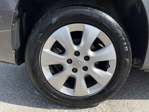 Vauxhall Combo Life 1.2 Turbo SE Auto Euro 6 (s/s) 5dr - U944